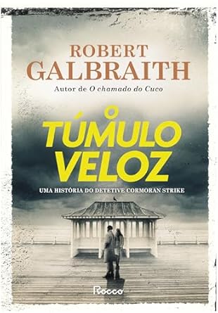 Cormoran Strike investiga o culto Igreja Humanitária Universal, contratado por um pai angustiado. Sua sócia, Robin, se infiltra na seita, mas descobre perigos inesperados em **O túmulo veloz**.